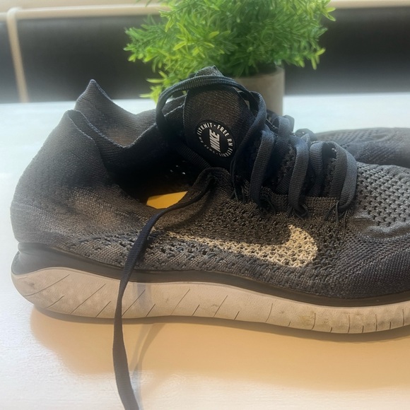 Nike Rn Flyknit - Picture 2 of 5